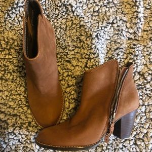 Steve Madden booties size 6